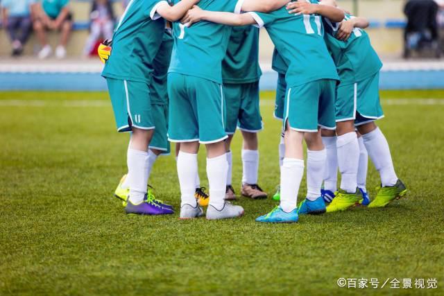 夸梅：查尔莫斯说詹姆斯“像婊子一样抱怨” 但没人质疑MJ的态度